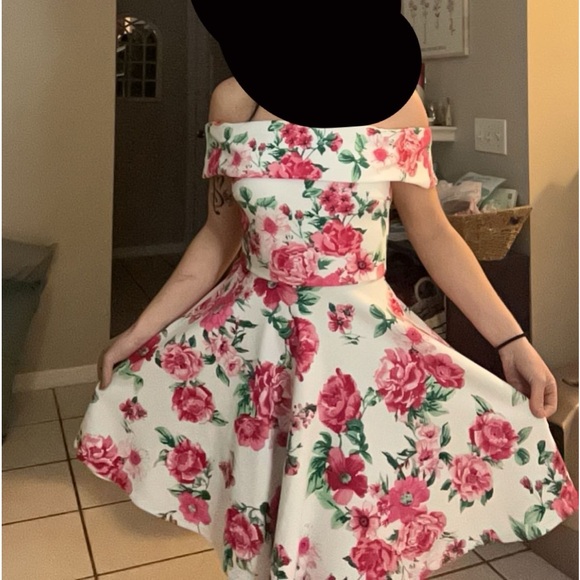 Worn once no stains - Picture 2 of 5